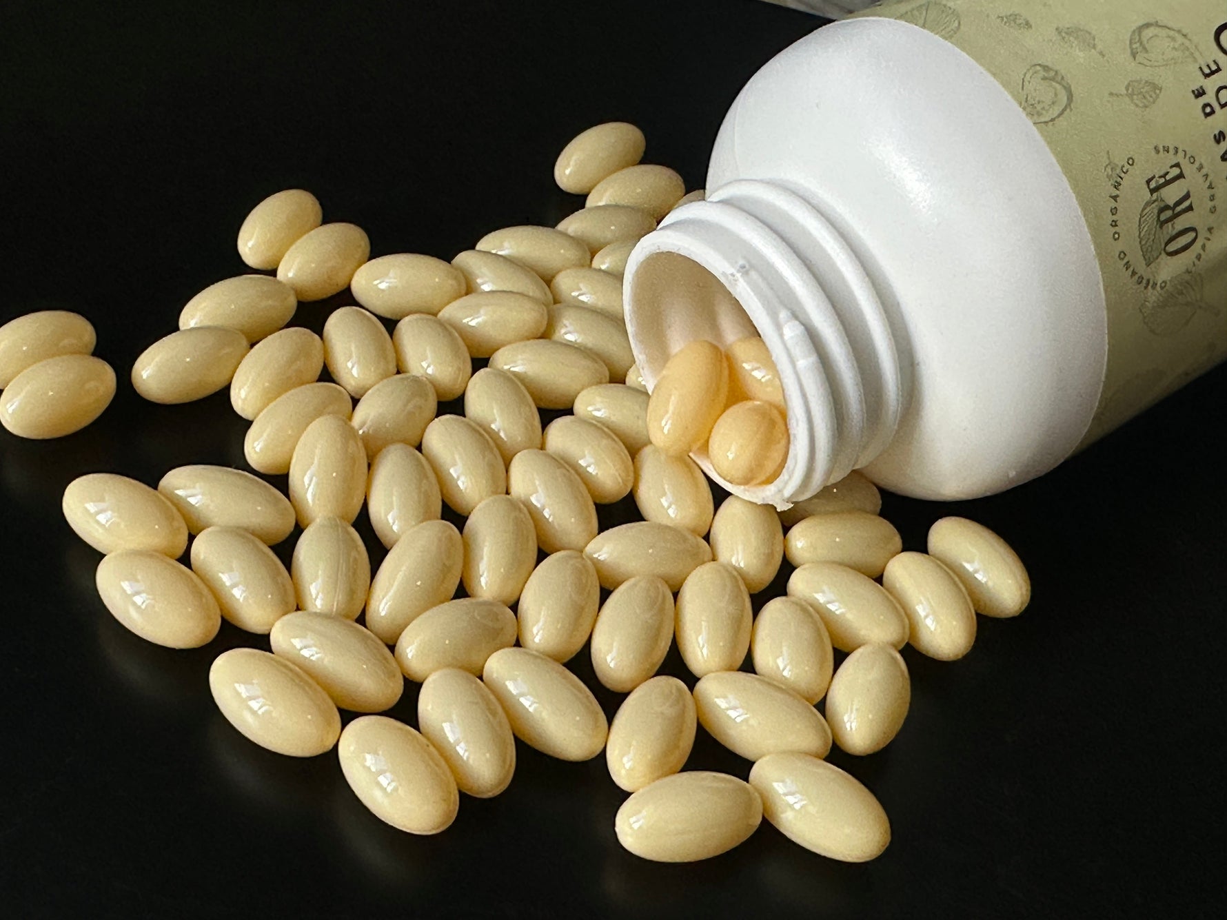 Cápsulas de Aceite de Orégano con Coco: Aliadas Naturales Contra la Candida albicans en México